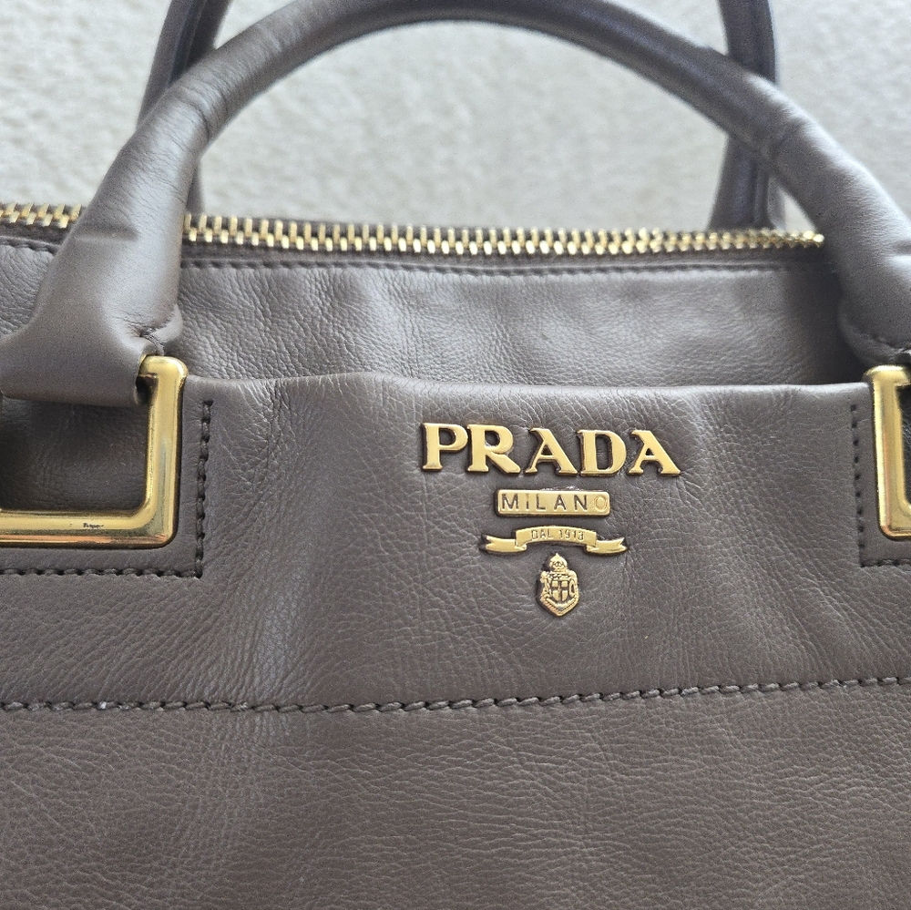 Prada‎ Brown Leather Bag - Picture 9 of 17